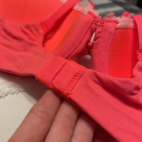 Victoria’s Secret “Body by Victoria” Bra - Picture 3 of 4